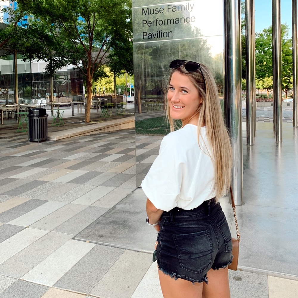 Meet your Posher, Stella